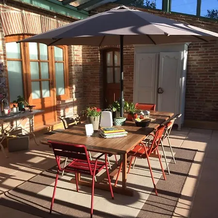 Le Manoir Saint Clair Bed & Breakfast *