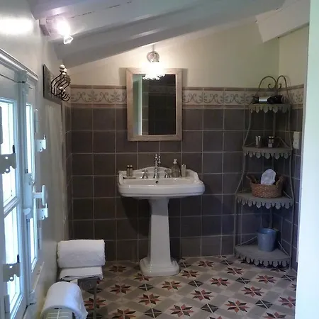 Le Manoir Saint Clair Bed and Breakfast