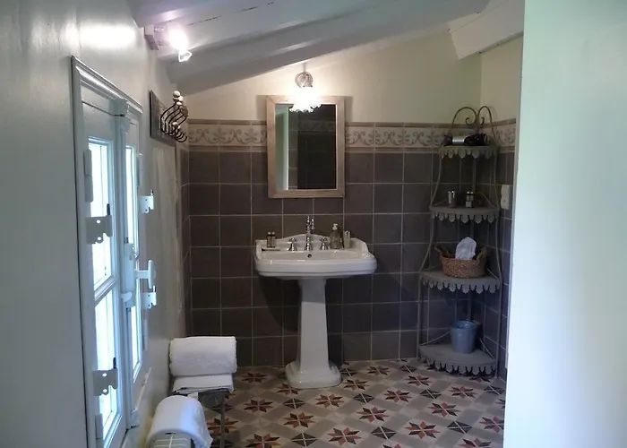 Le Manoir Saint Clair Bed and Breakfast