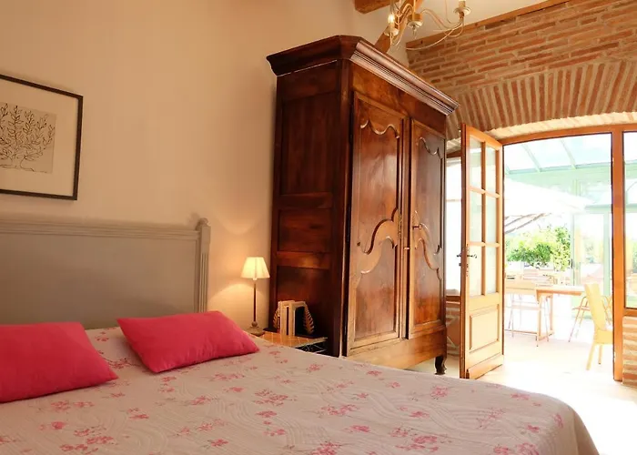 Le Manoir Saint Clair Bed and Breakfast